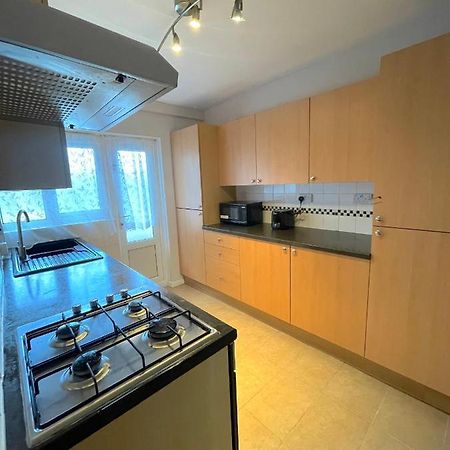 303 Alexandra Avenue Ha2 9Dx Apartment Pinner ภายนอก รูปภาพ