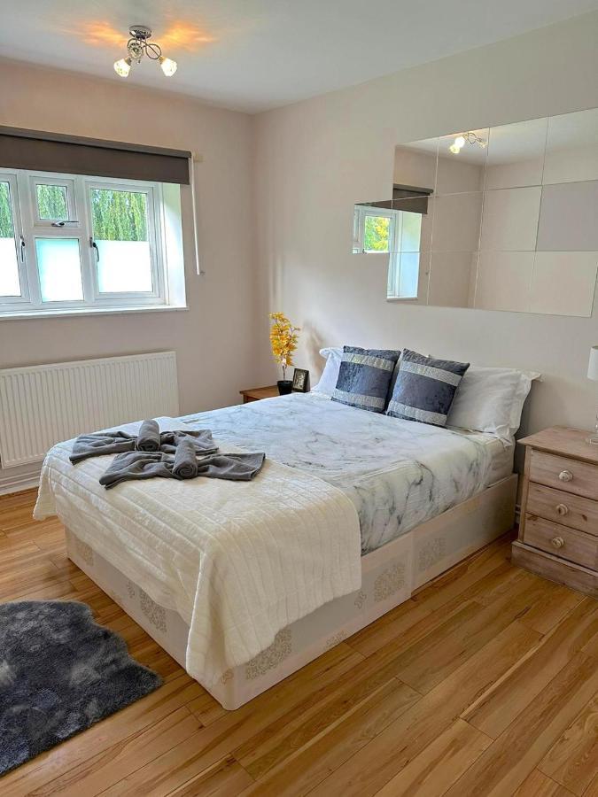 303 Alexandra Avenue Ha2 9Dx Apartment Pinner ภายนอก รูปภาพ
