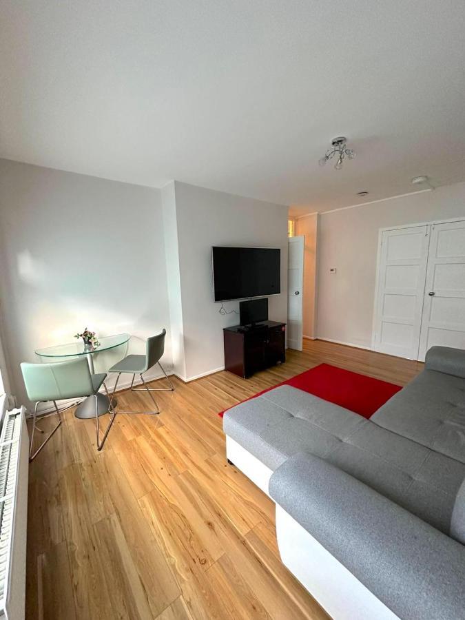 303 Alexandra Avenue Ha2 9Dx Apartment Pinner ภายนอก รูปภาพ