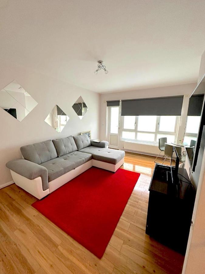 303 Alexandra Avenue Ha2 9Dx Apartment Pinner ภายนอก รูปภาพ