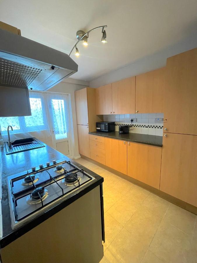 303 Alexandra Avenue Ha2 9Dx Apartment Pinner ภายนอก รูปภาพ